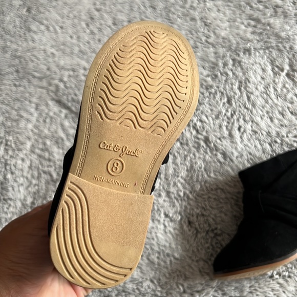 New toddler suede booties - Picture 3 of 3